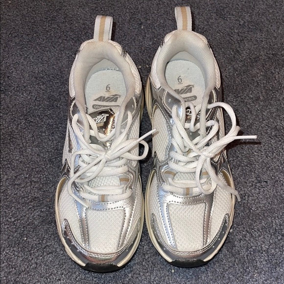 Avia Silver and White Running Shoes - Picture 2 of 9